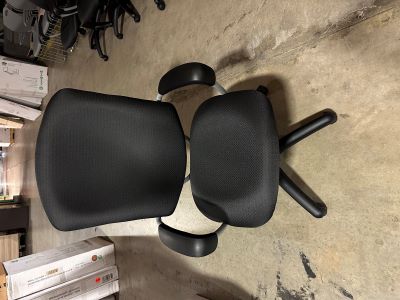 SUPRA Black Task Chair 